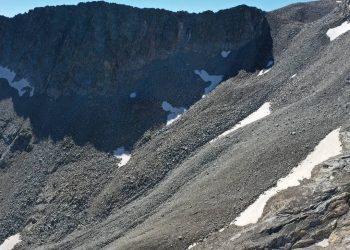 El glaciar rocoso pirenaico de La Paúl se desplaza casi 40 centímetros al año