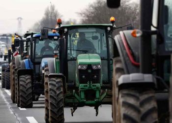 Agricultores franceses anuncian bloqueo de París a partir del lunes