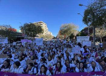 Infermeres de Catalunya mantiene la huelga tras una reunión institucional con el conseller de Salud Balcells en la que no se cerró ningún compromiso