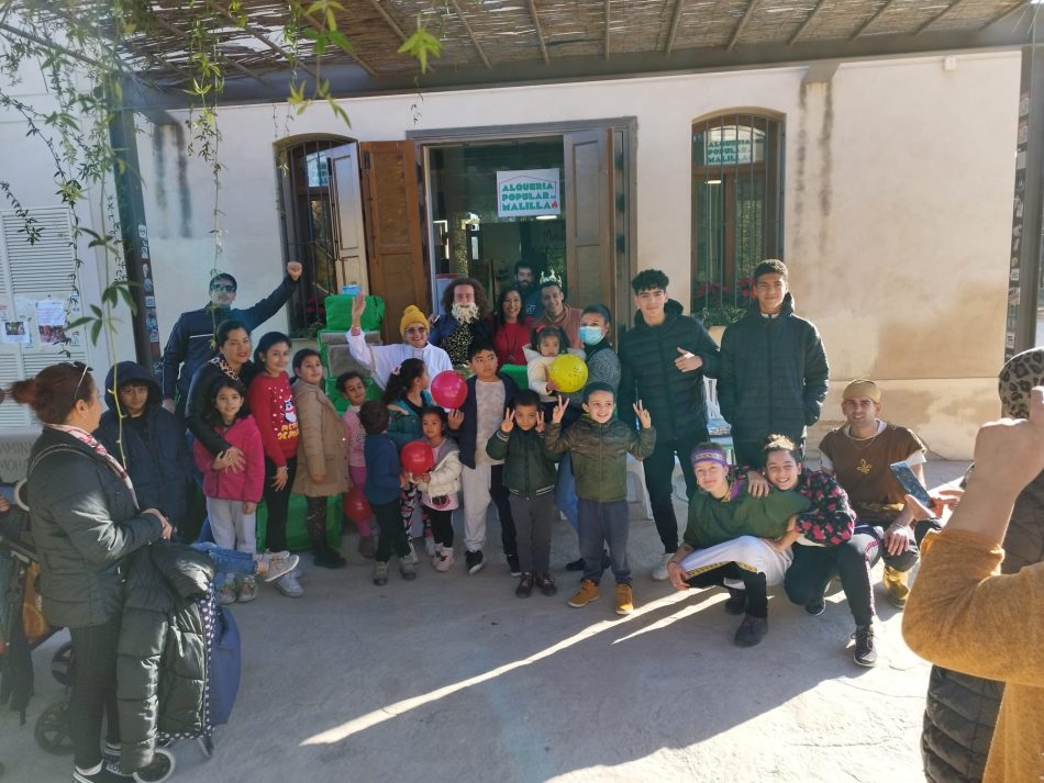 El Ayuntamiento de Valencia intenta cortar el agua de la Alquería Popular de Malilla antes de su reparto solidario de juguetes