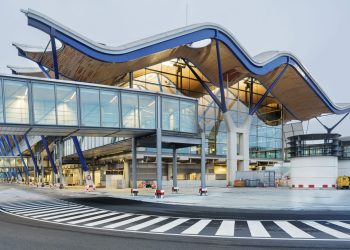 Organizaciones ecologistas madrileñas se oponen a la ampliación de Barajas por sus altas emisiones y su negativa afección medioambiental y social