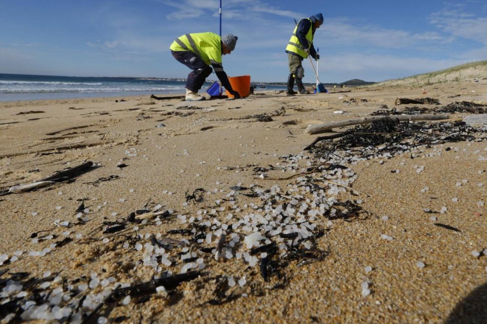Plástico en el océano: problemas más allá de los pellets