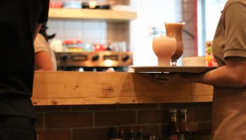 Adelante Andalucía exige un mayor control del sector de la hostelería durante Semana Santa para evitar casos de explotación laboral