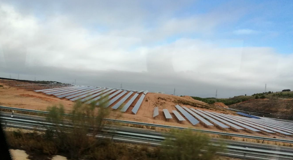 Las poblaciones afectadas por los grandes proyectos fotovoltaicos en Comunidad de Madrid y Castilla-La Mancha inician una campaña de información ciudadana