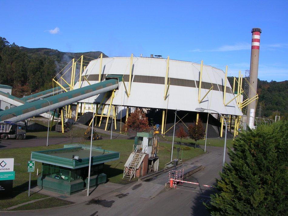 Organizaciones sociales y ambientales recurren al cambio de combustible de la Central Térmica de La Pereda de Hunosa (Asturias) para quemar residuos