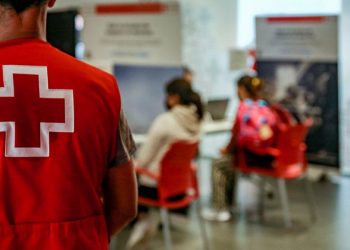 CCOO y UGT denuncian la realización de un ERE encubierto por parte de Cruz Roja