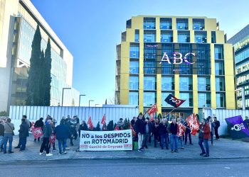 El sindicato de Artes Gráficas de CGT denuncia que la imprenta Rotomadrid, perteneciente al grupo Vocento, plantea un cierre que afecta a más de 133 trabajadores de la plantilla