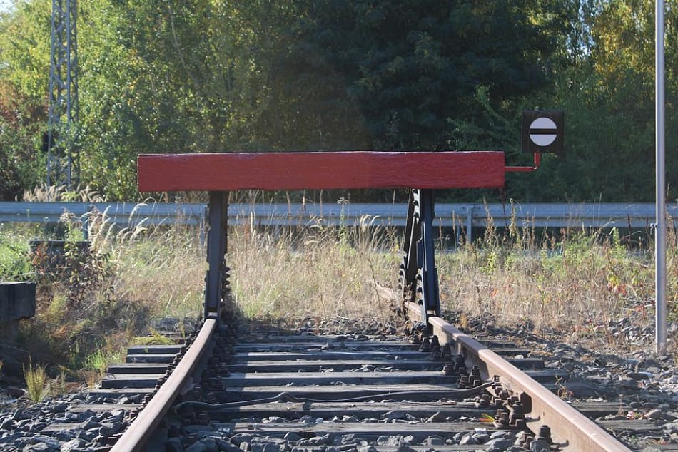 IU coordina esfuerzos para relanzar el ferrocarril de la vía de la plata para su inclusión en la red básica ampliada transeuropea