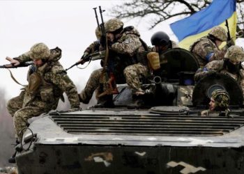 Ucrania admite situación “extremadamente difícil” en frente ante Rusia