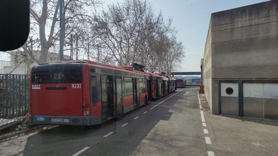 “EMT València incumple sistemáticamente las normas de gestión ambiental, al expulsar el gas de autobuses retirados a la atmósfera”