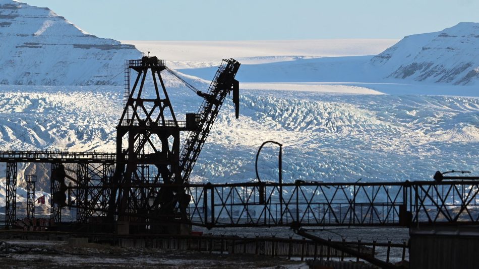 El Parlamento Europeo rechaza la minería submarina en el Ártico y pide una moratoria internacional