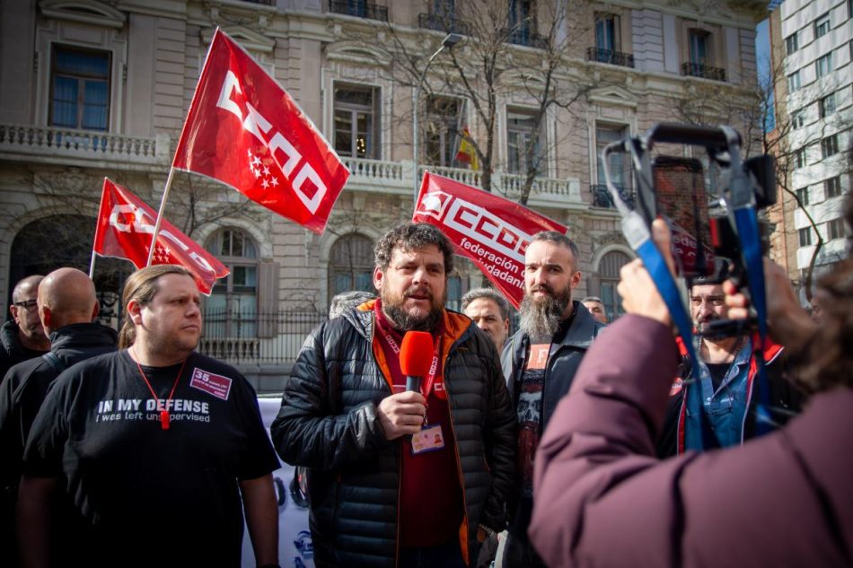 CCOO se manifiesta para que la dirección de la Fábrica Nacional de Moneda y Timbre cumpla lo firmado