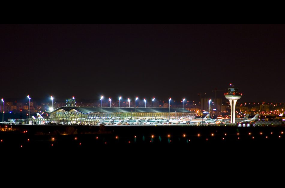 El Aeropuerto de Barajas lleva más de 7 años sin mejorar la luminosidad de Barajas