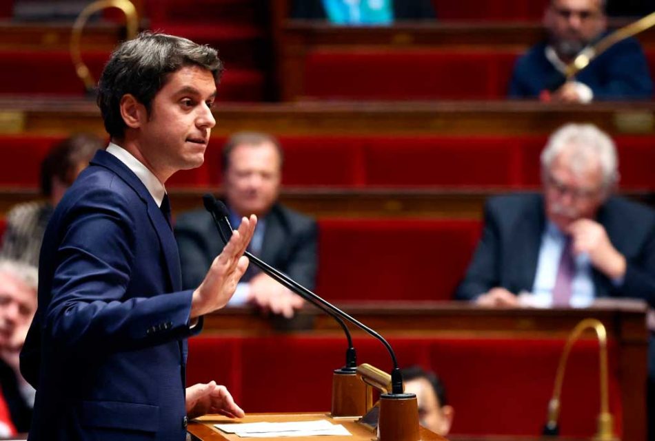 Primer ministro francés enfrenta moción de censura