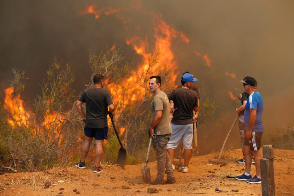 Incendios forestales en Chile: 18 comunas se mantienen con Alerta Roja