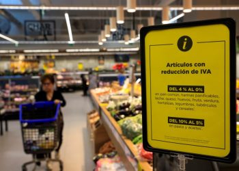 Una amplia mayoría de los consumidores considera que la rebaja del IVA en alimentos básicos ha sido ineficaz, mientras que la mitad apuesta por la fijación de precios máximos