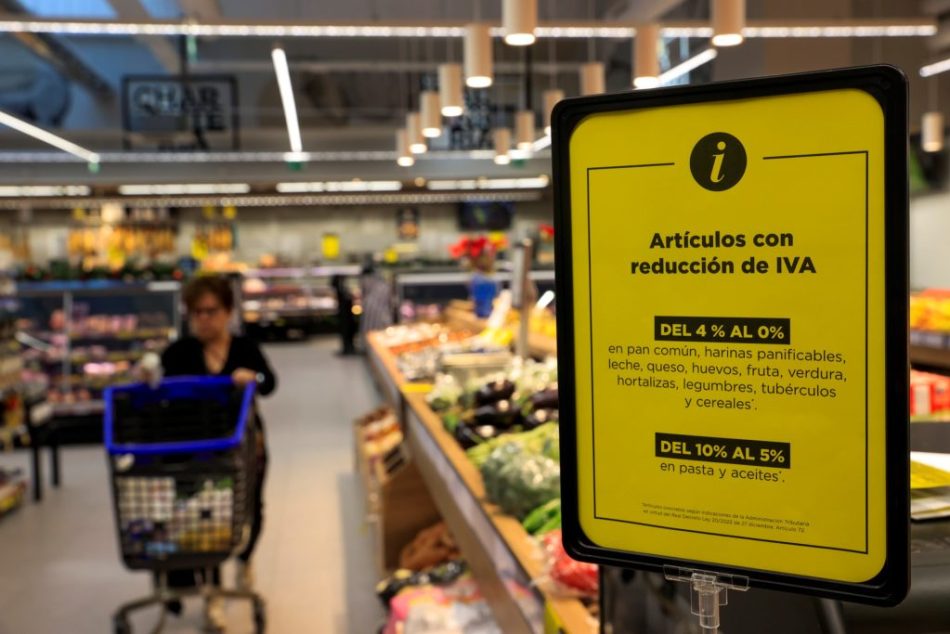 Una amplia mayoría de los consumidores considera que la rebaja del IVA en alimentos básicos ha sido ineficaz, mientras que la mitad apuesta por la fijación de precios máximos