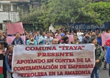 Comunidades indígenas de Ecuador protestan por derrame petrolero
