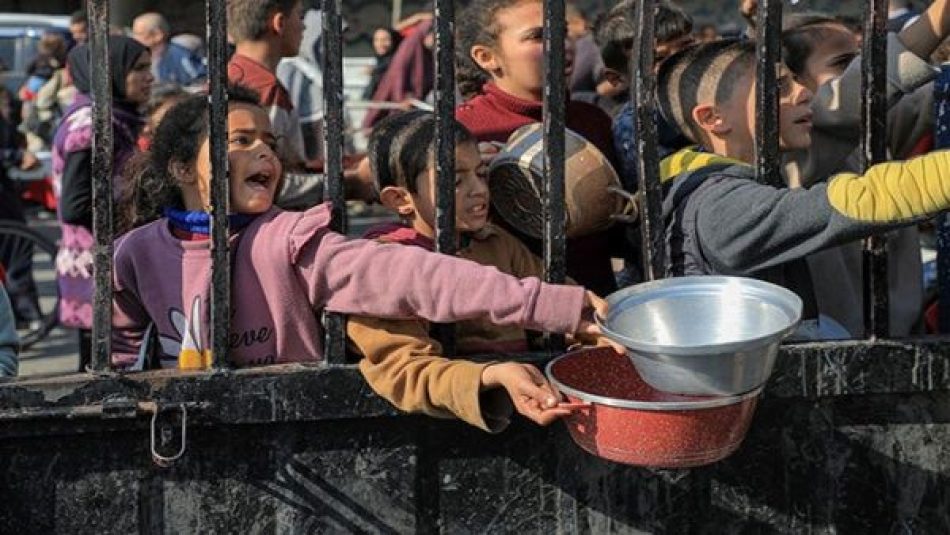 Al menos 300 mil palestinos están al borde del hambre en Gaza