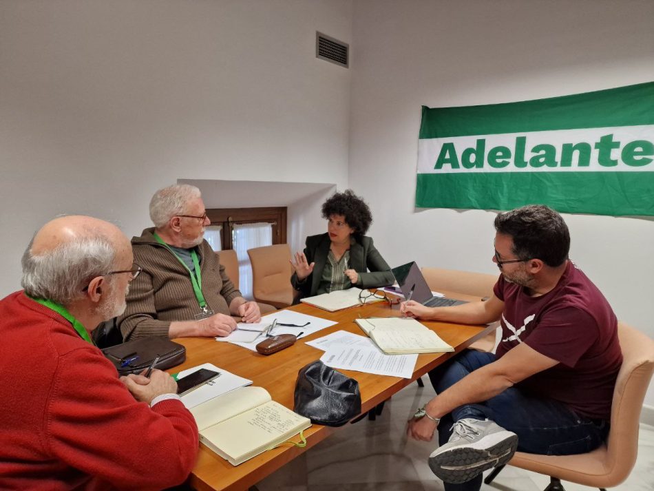 Adelante Andalucía se reúne con Marea Blanca para presentarle su plan que garantizará los derechos de salud visual