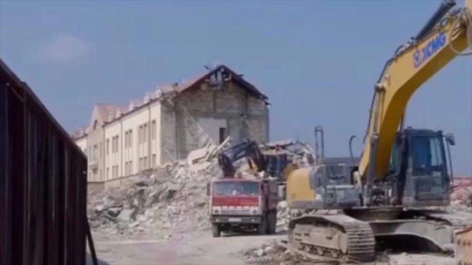 Azerbaiyán derriba edificio del parlamento de Nagorno-Karabaj