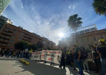 300 treballadors/es del Servei de Bombers i Bomberes Forestals (SBF) es van reunir en l’assemblea general, per abordar la greu situació del servei