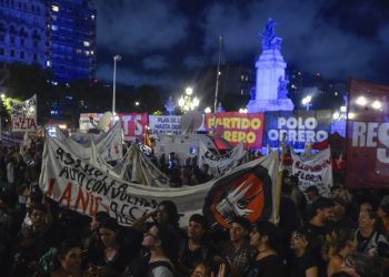 Paro docente en Argentina: el gremio toma las calles contra los recortes de Milei