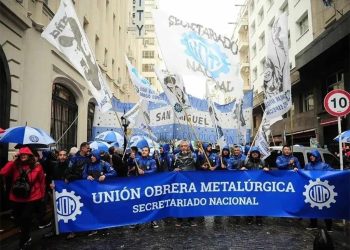 Trabajadores metalúrgicos realizan paro en Argentina