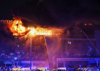 Aumenta a 93 los fallecidos por ataque en Moscú