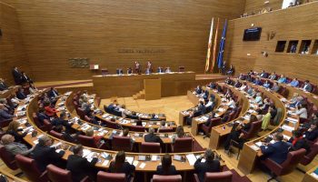 Compromís denuncia que la Mesa de las Corts bloquea la comparecencia del conseller Gómez por el caso Osvaldos