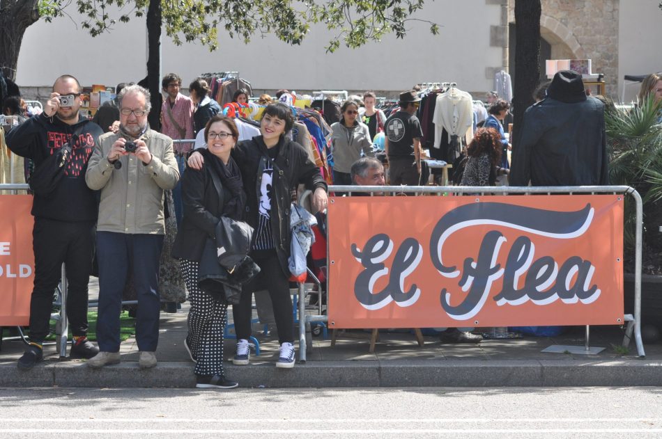 Els organitzadors del Flea Market continuem defensant la continuïtat del mercat de segona mà al Raval