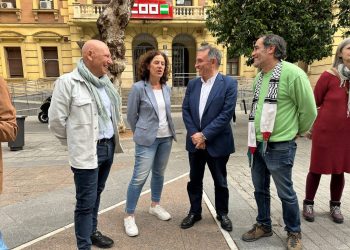 Enrique Santiago defiende en Córdoba la propuesta de reducción de jornada laboral de Sumar “que está en el programa de gobierno y apoya la inmensa mayoría de la sociedad”