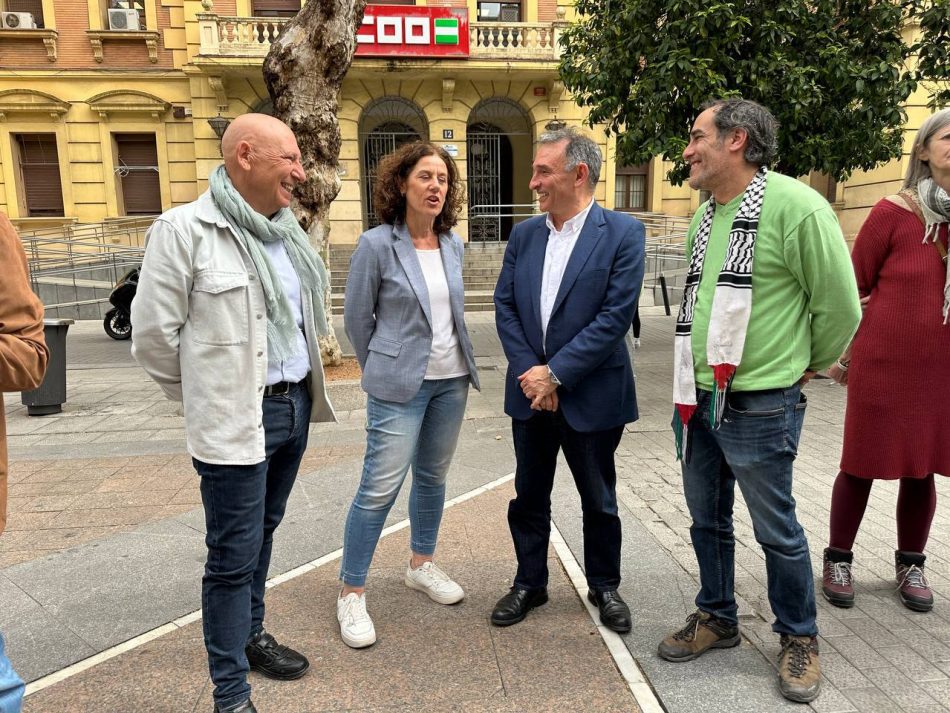 Enrique Santiago defiende en Córdoba la propuesta de reducción de jornada laboral de Sumar “que está en el programa de gobierno y apoya la inmensa mayoría de la sociedad”