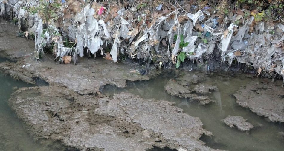 El Jarama por San Fernando de Henares, un peligroso problema de salud pública