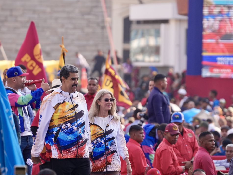 Presidente Maduro inscribió ante el Poder Electoral su candidatura a la reelección
