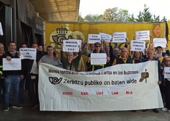 Concentraciones hoy de la plantilla de Correos de Gipuzkoa para denunciar el estado en que se encuentran las unidades de reparto