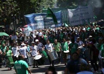 Trabajadores estatales argentinos van a paro por 48 horas