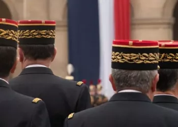 Ocho generales del ejército francés se revuelven contra el envío de tropas a Ucrania