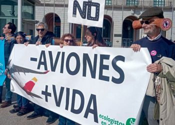 Organizaciones de toda Europa salen a la calle para reclamar límites a las operaciones y emisiones de los principales aeropuertos