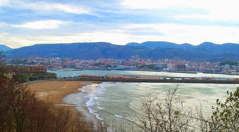 Elkarrekin Podemos propone que se instalen taquillas en la playa de Ereaga