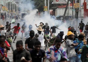 Caos en Haití obliga a la Unión Europea evacuar su personal