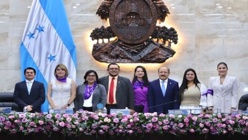 Parlamento hondureño aprueba ley para proteger a las mujeres