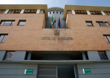 FACUA Andalucía denuncia en Antifraude el fichaje del ex viceconsejero de Salud por parte de Asisa por incompatibilidades