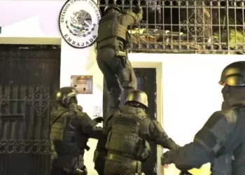 Gobierno de coalición condena la entrada policial en la Embajada de México en Quito: «supone una violación de la Convención de Viena sobre relaciones diplomáticas de 1961»