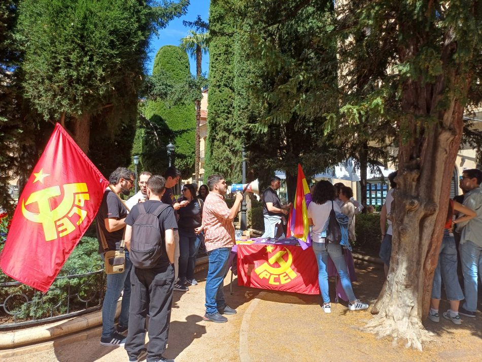 El PCE celebra en Salamanca una concentración en conmemoración de la República