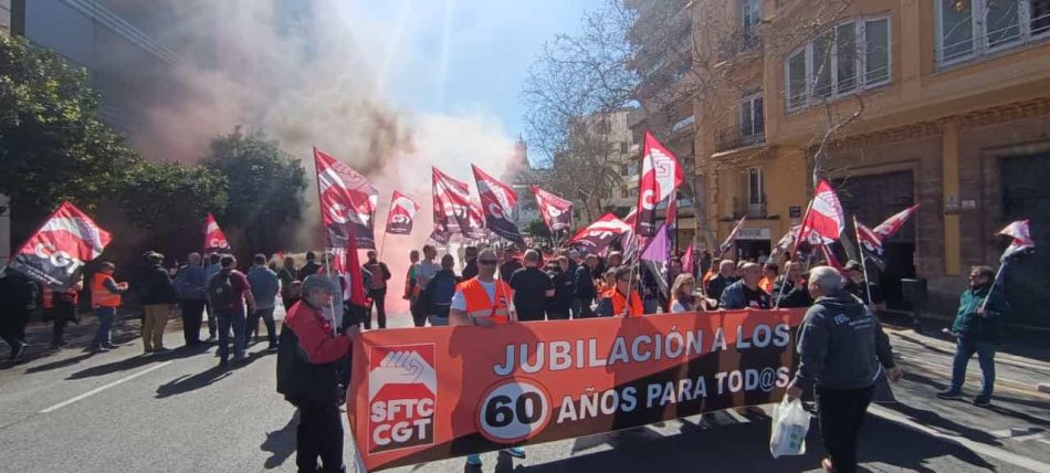 Conductores profesionales se manifiestan por la jubilación a los 60 años en València