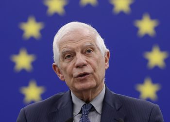 Borrell afirma que los europeos «no van a morir por Donbass»