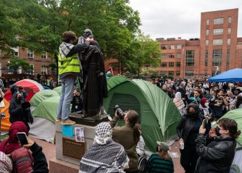 Continúan protestas pro Palestina en universidades de EE.UU