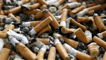 Sanidad incluirá nuevos espacios libres de humo en la futura reforma de la Ley del Tabaco