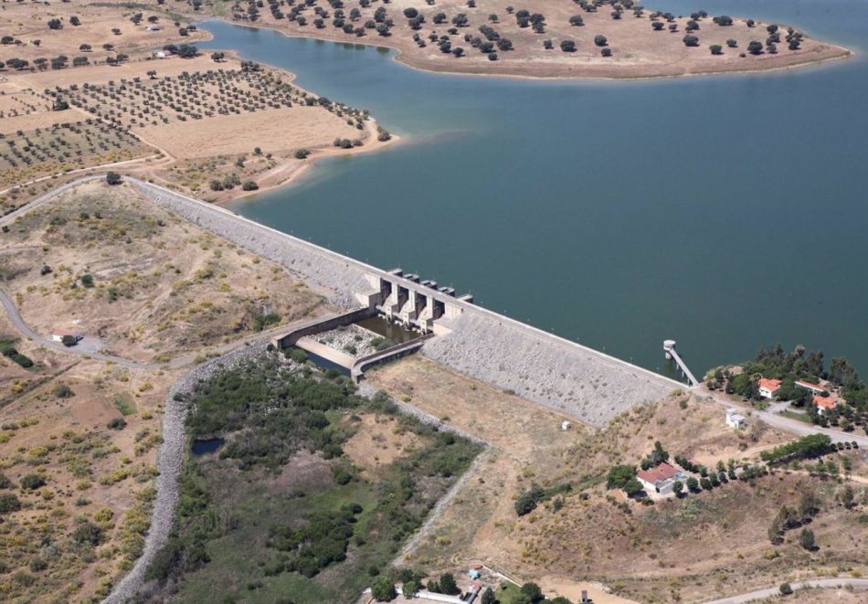 FACUA Andalucía advierte de que la escasez de agua es estructural y no se alivia con unas pocas semanas de lluvia